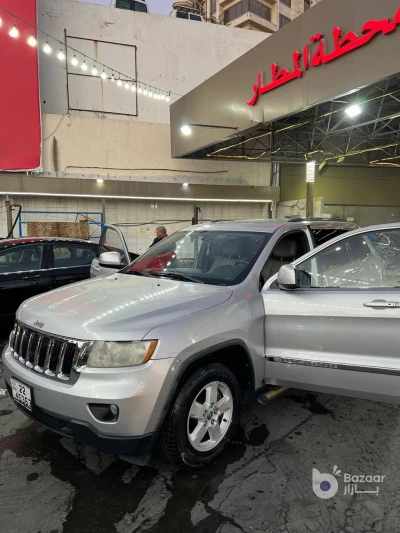 Jeep Grand cherokee Laredo 4x4 2011 🔥