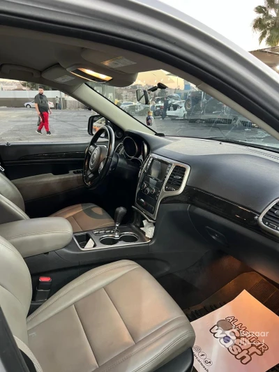 Jeep Grand cherokee Laredo 4x4 2011 🔥